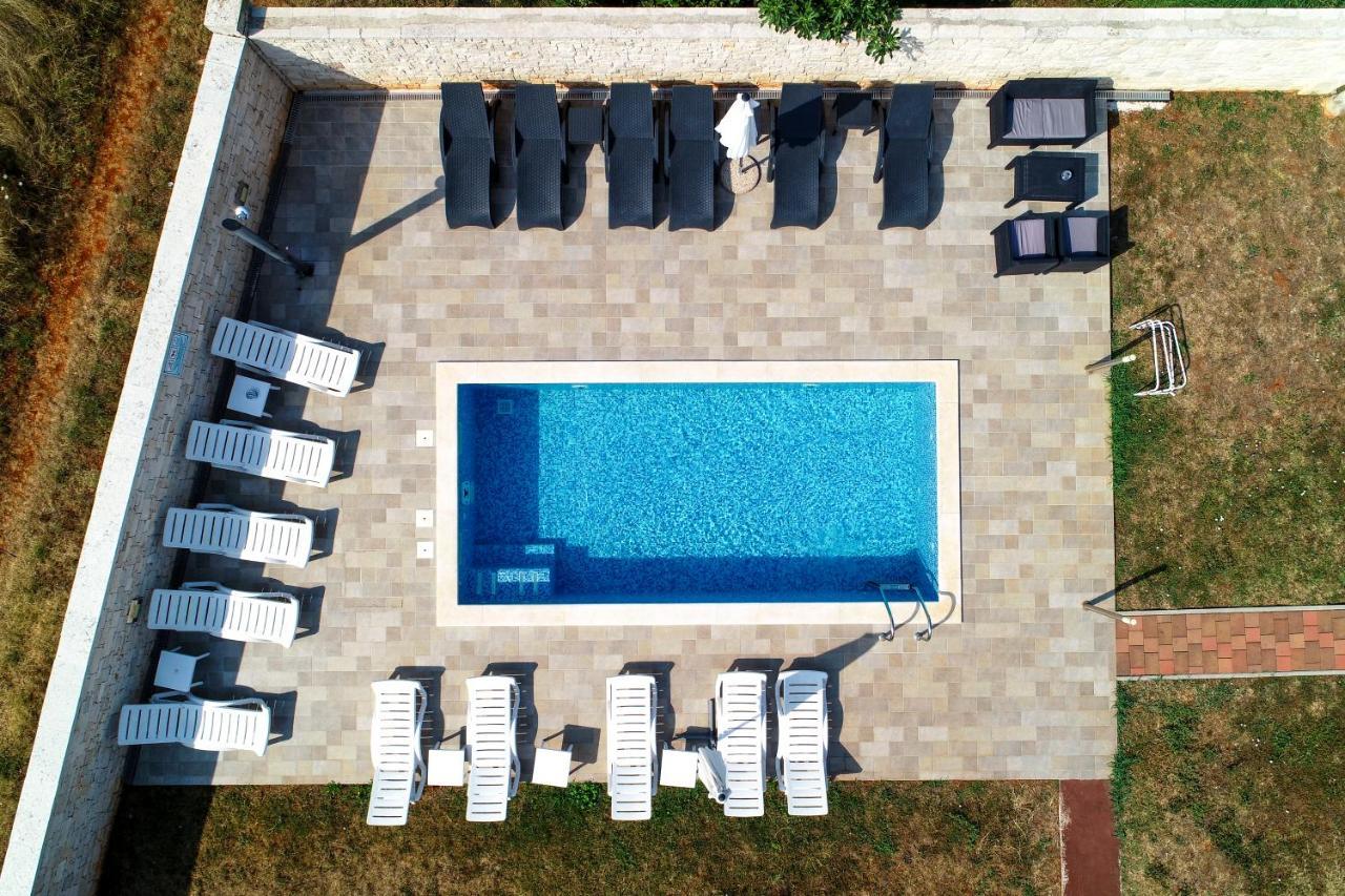 Apartments&Rooms Villa Adamović Umago Esterno foto