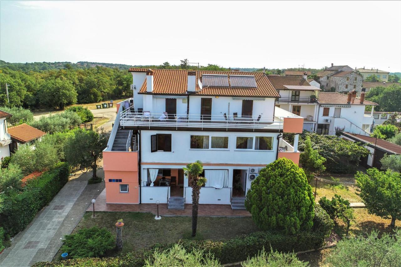Apartments&Rooms Villa Adamović Umago Esterno foto